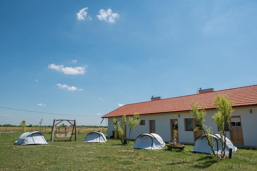 Centru De Recreere Kentaur Hotel Dorolt Exterior photo